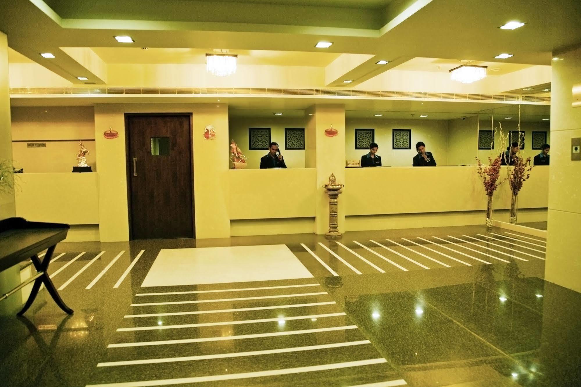 เบสท์เวสเทิร์น รามจันทรา Hotel วิสาขปัตนัม ภายนอก รูปภาพ
